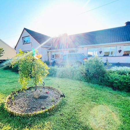 Pinebrook Bnb - 1F Budget Apartment With Shared Bath - 2 Room Types 킬리벡스 외부 사진